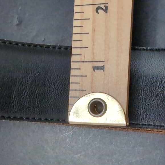 Beechers Brook black Leather Women's Belt with Gold Toned Metal Buckle . - Picture 11 of 11